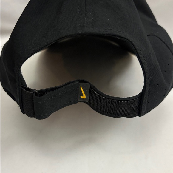 University Of Iowa Hawkeyes Youth Hat Black Nike Dri-Fit Legacy91 Cap C. Clark - Picture 4 of 8